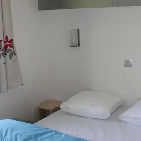Mobil-home 6 Pers Avec Terrasse à Chaillé-les-marais - Api-1-52-499 *
